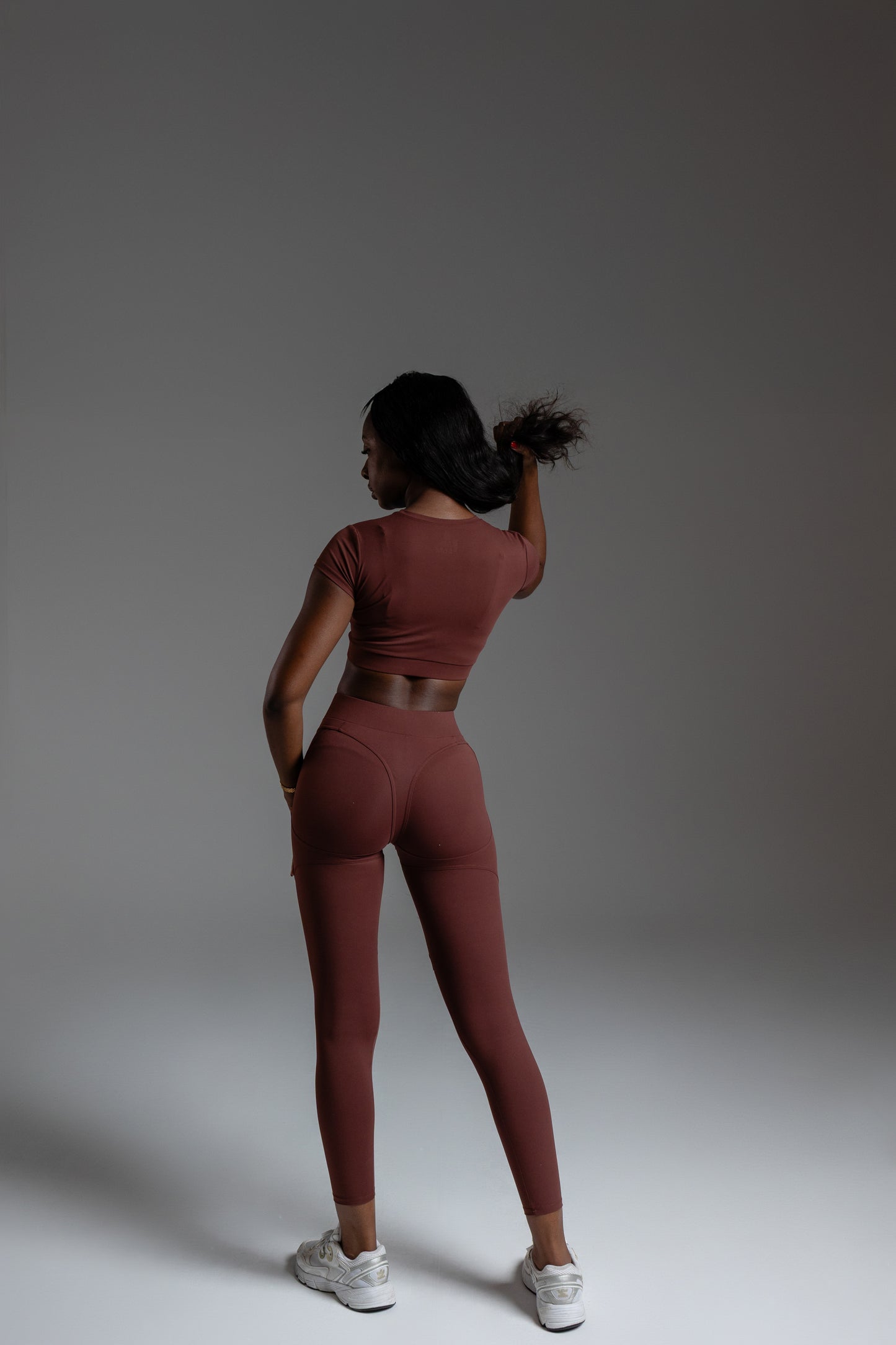 Define Crop Tee Mocha