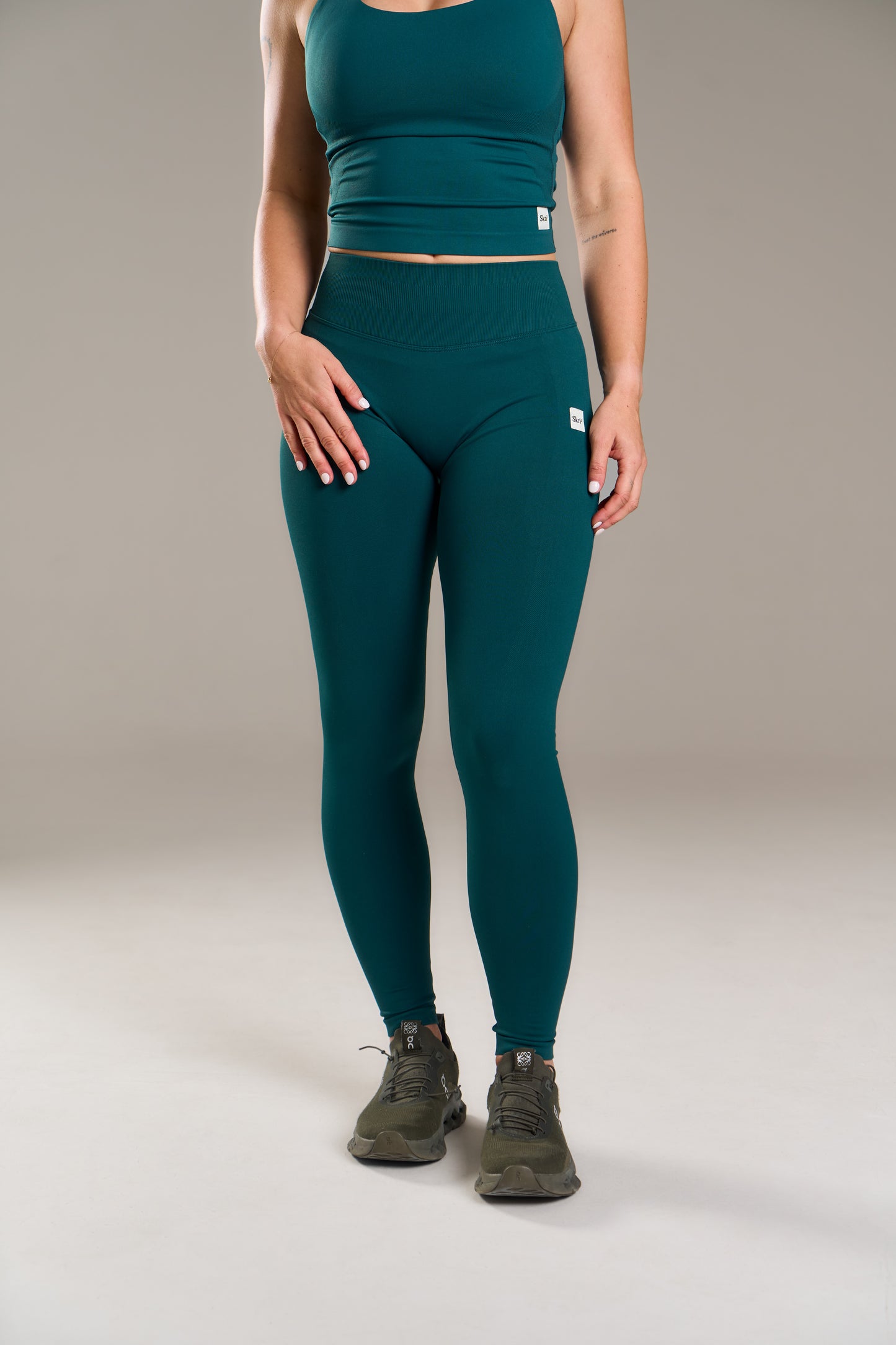 24/7 Sculpt Leggings – Deep Forest Motion