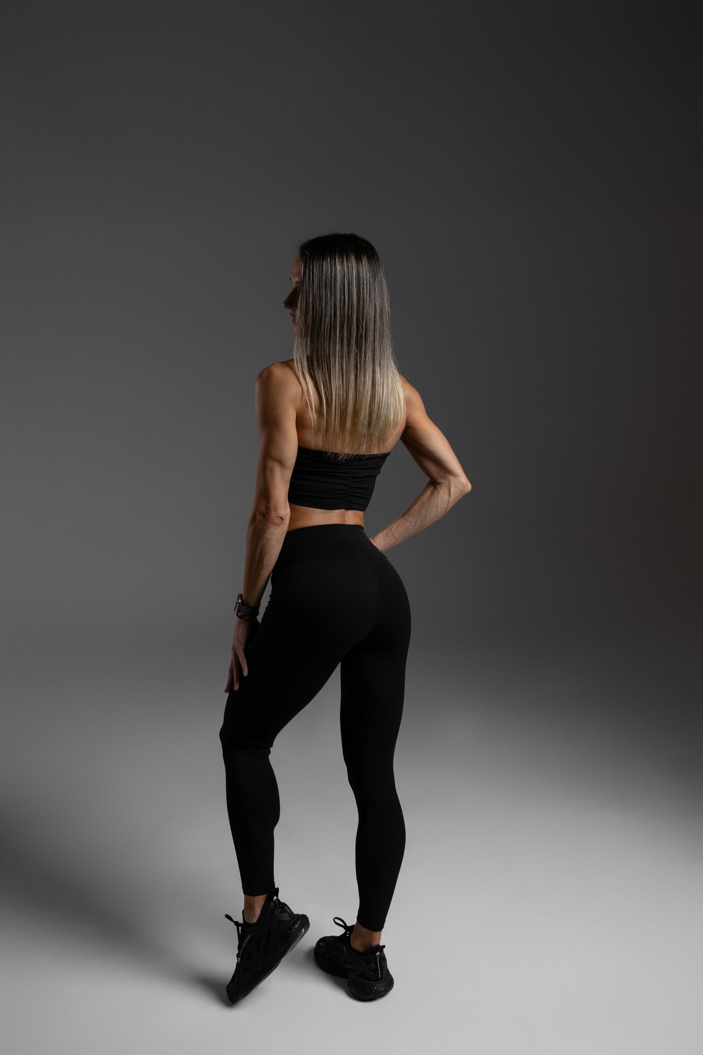 Smooth Rib Halter Top – Black