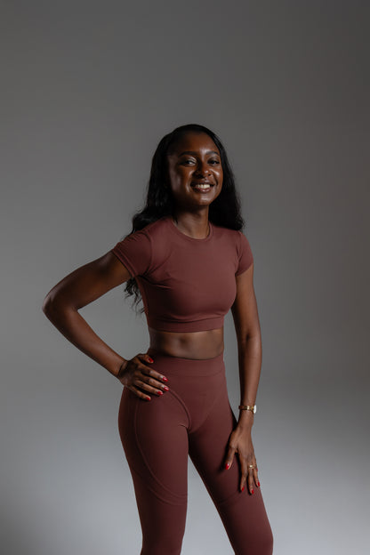 Define Crop Tee Mocha